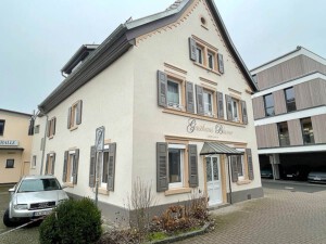 Maler-Hauser-Buehl-Blume-Restaurant-Fassadengestaltung-02